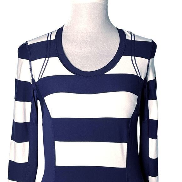 Lululemon Switch Back Long Sleeve Wide Bold Stripe White Deep Indigo Size 6 - Picture 3 of 14